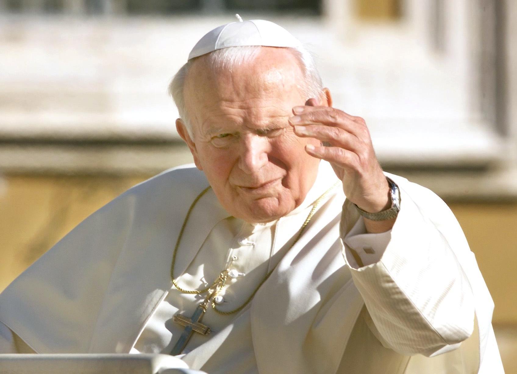 Dal cielo la preghiera di papa Wojtyla - il diario di Raffaele