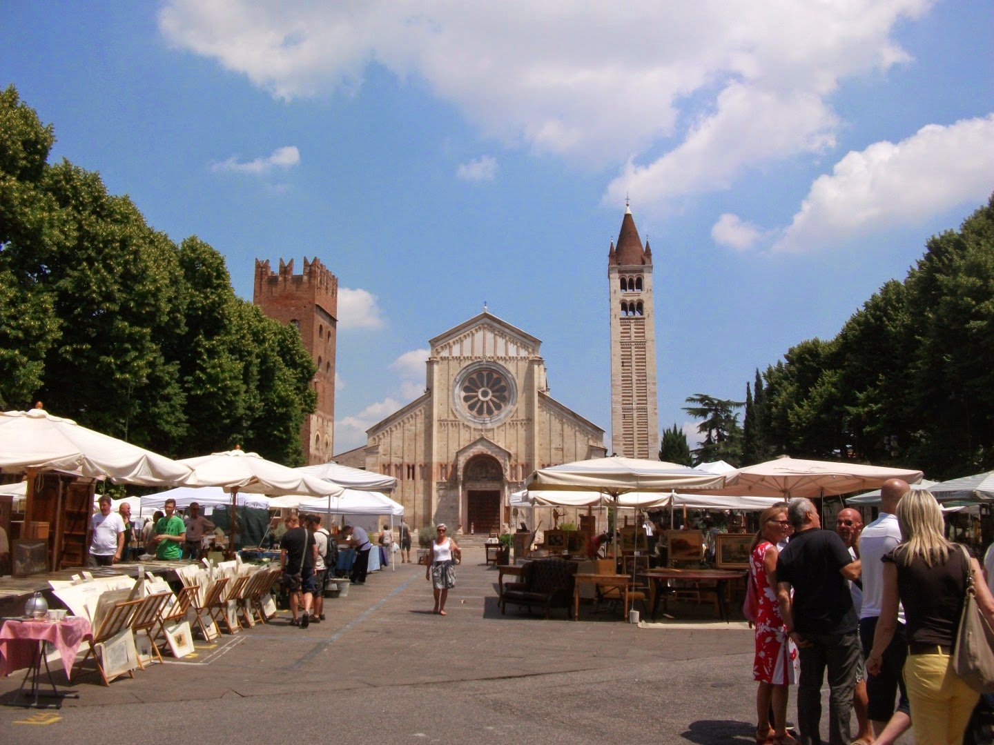 Antiquariato torna il mercato a San Zeno La Cronaca di Verona
