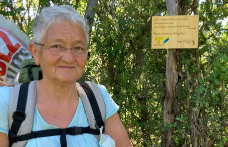 Gubbio-Roma a piedi, l'impresa di una nonna per le donne